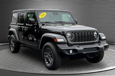 2025 Jeep Wrangler 4-Door Summit 4x4