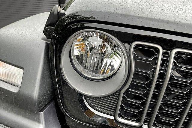 2025 Jeep Wrangler 4-Door Summit 4x4
