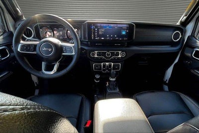 2024 Jeep Wrangler 4-Door Sahara 4x4