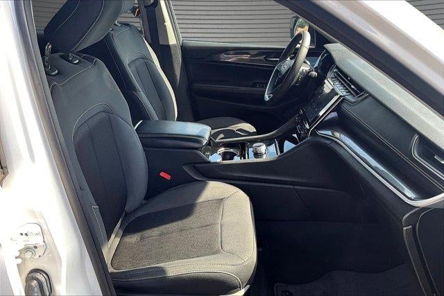 2023 Jeep Grand Cherokee L Laredo 4x4