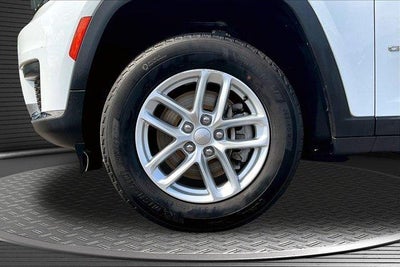 2023 Jeep Grand Cherokee L Laredo 4x4