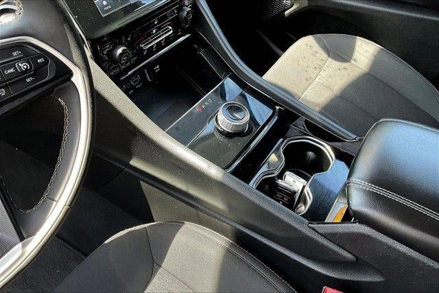 2023 Jeep Grand Cherokee L Laredo 4x4