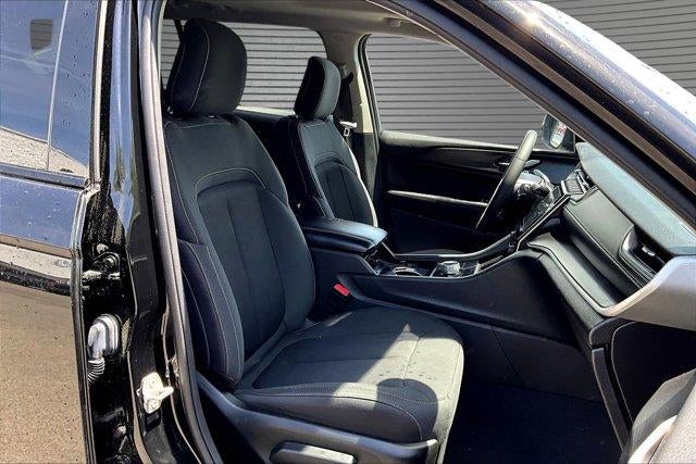 2023 Jeep Grand Cherokee L Laredo 4x4