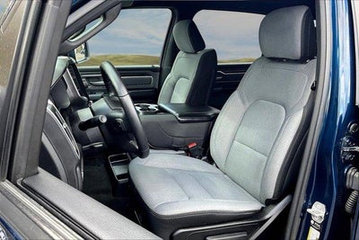 2021 RAM 1500 Big Horn Crew Cab 4x4 5'7" Box