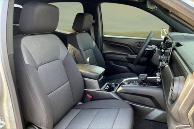 2025 Chevrolet Colorado WT/LT