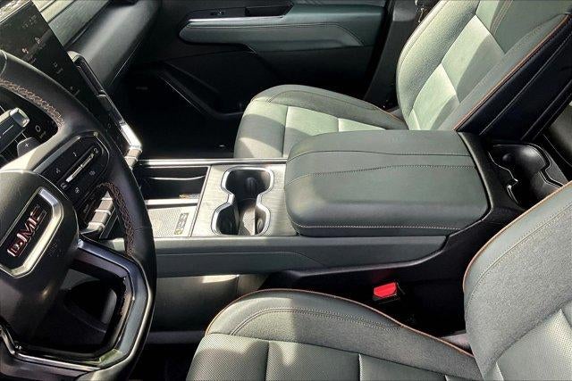 2024 GMC Acadia AT4