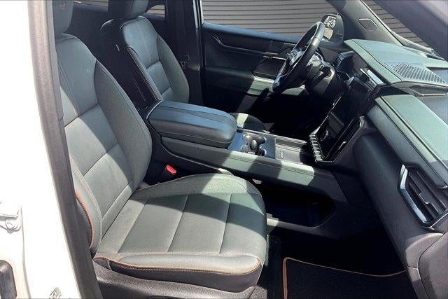 2024 GMC Acadia AT4