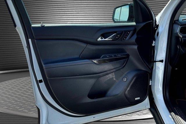 2022 GMC Acadia AT4