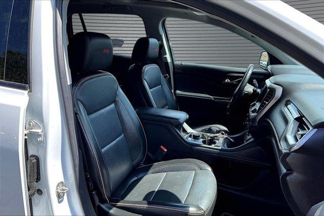 2022 GMC Acadia AT4