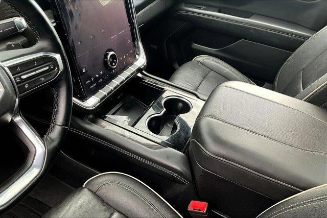2025 GMC Yukon Elevation