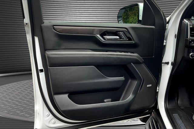2025 GMC Yukon Elevation