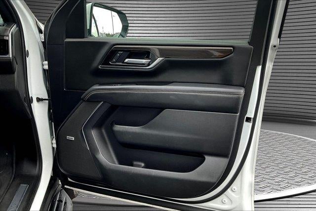 2025 GMC Yukon Elevation
