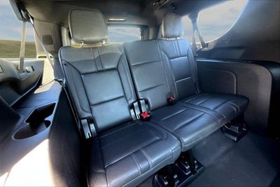 2025 Chevrolet Suburban RST