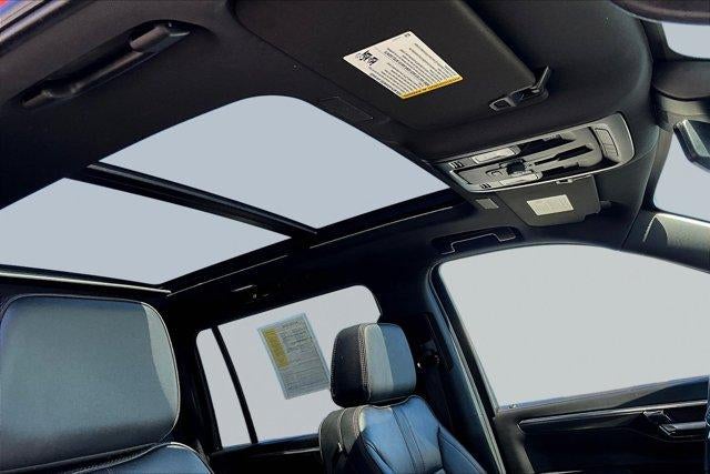 2025 Chevrolet Suburban RST