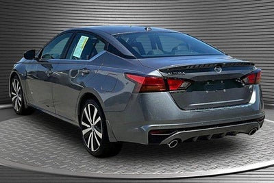 2021 Nissan Altima SR FWD