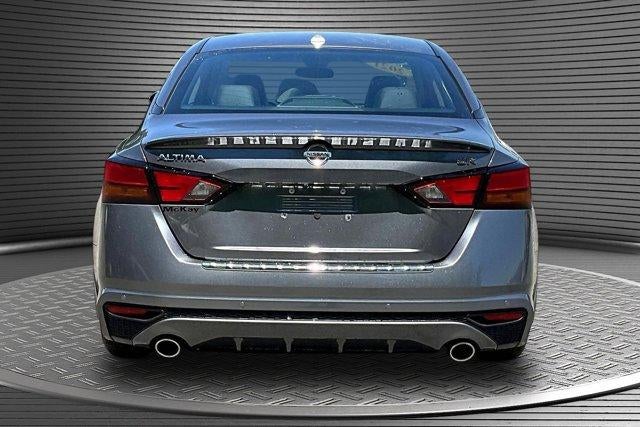 2021 Nissan Altima SR FWD