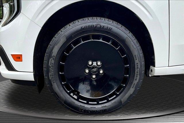 2025 Ford Maverick Lobo Standard