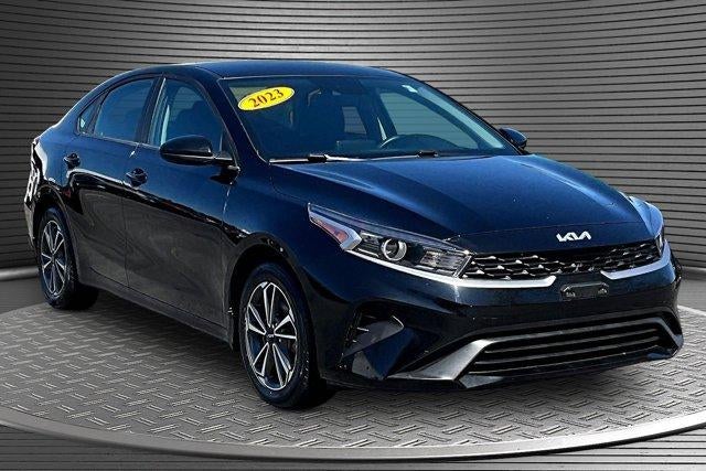 2023 Kia Forte LXS AT's photo