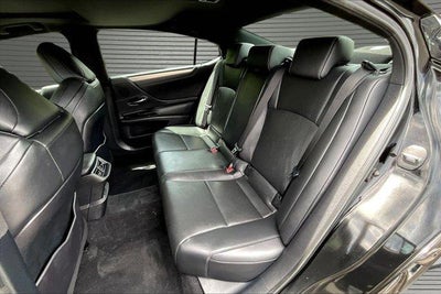 2023 Lexus ES 350 F SPORT Handling