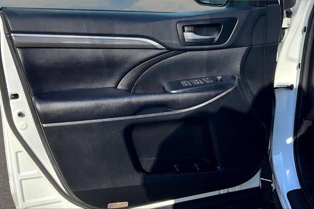 2019 Toyota Highlander SE