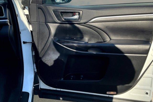 2019 Toyota Highlander SE