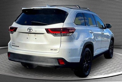 2019 Toyota Highlander SE